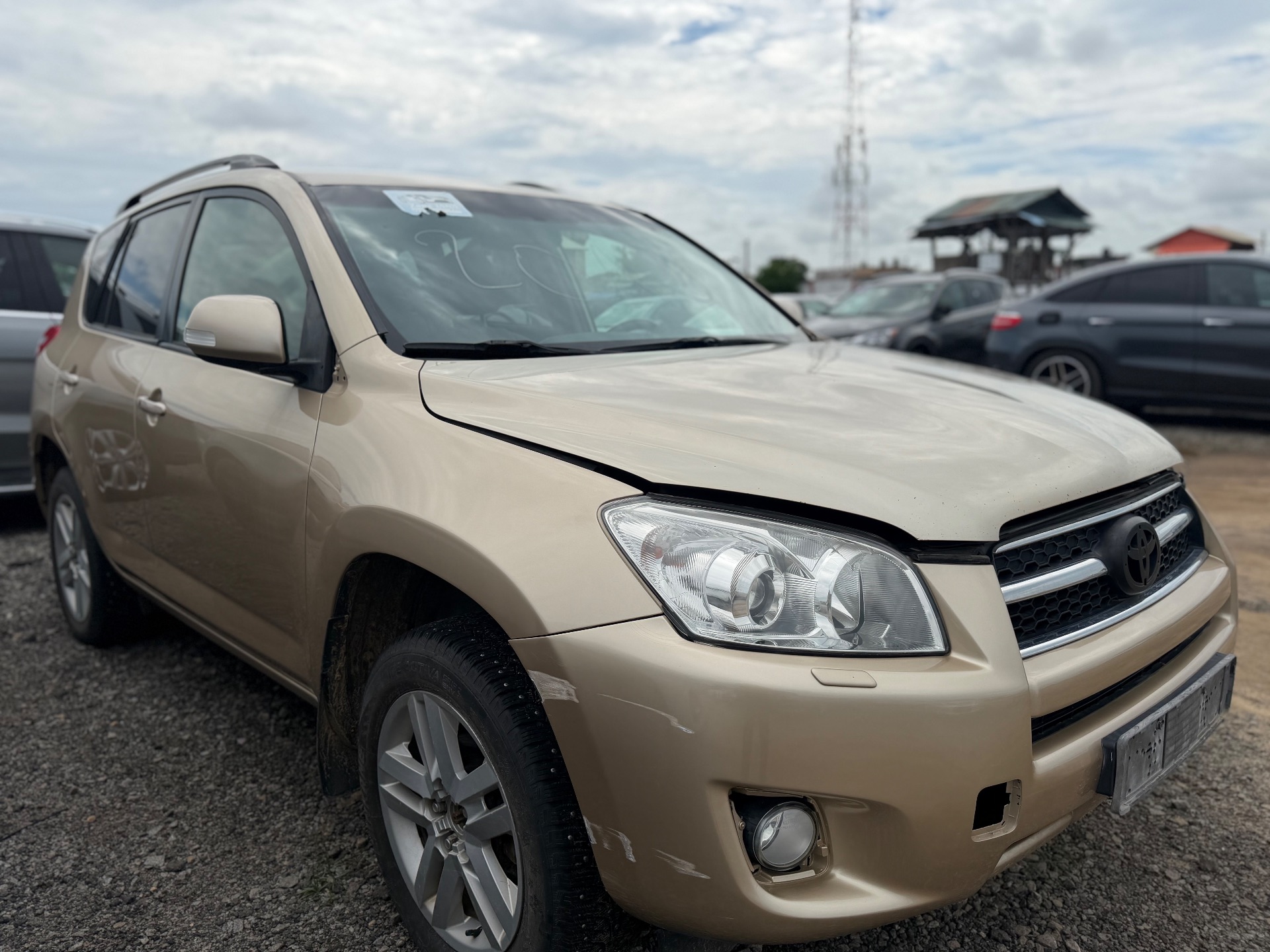 Toyota RAV4 LE 2010