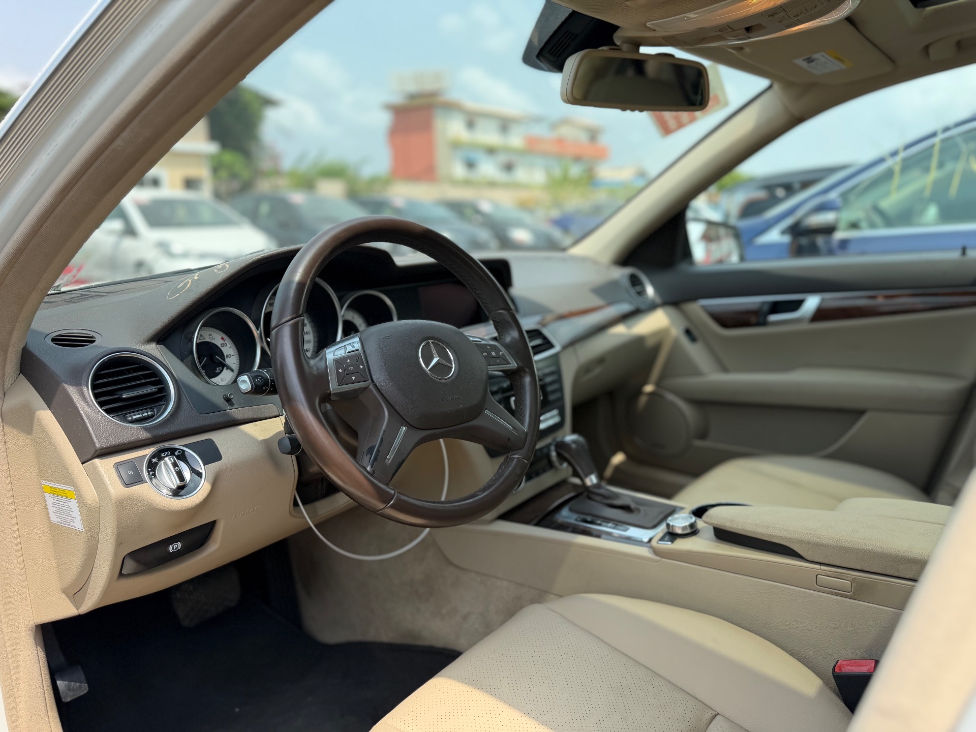 MERCEDES-BENZ C-300 2013