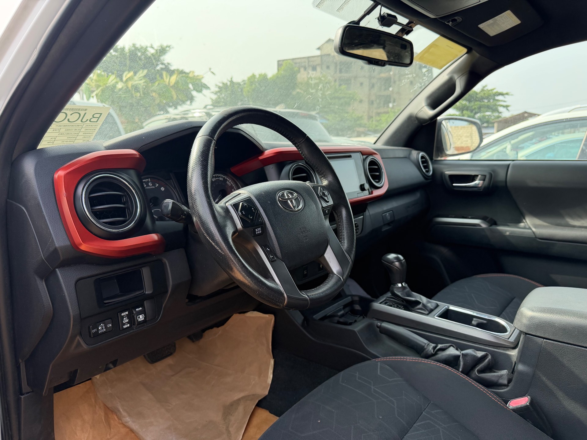 Toyota TACOMA 2017