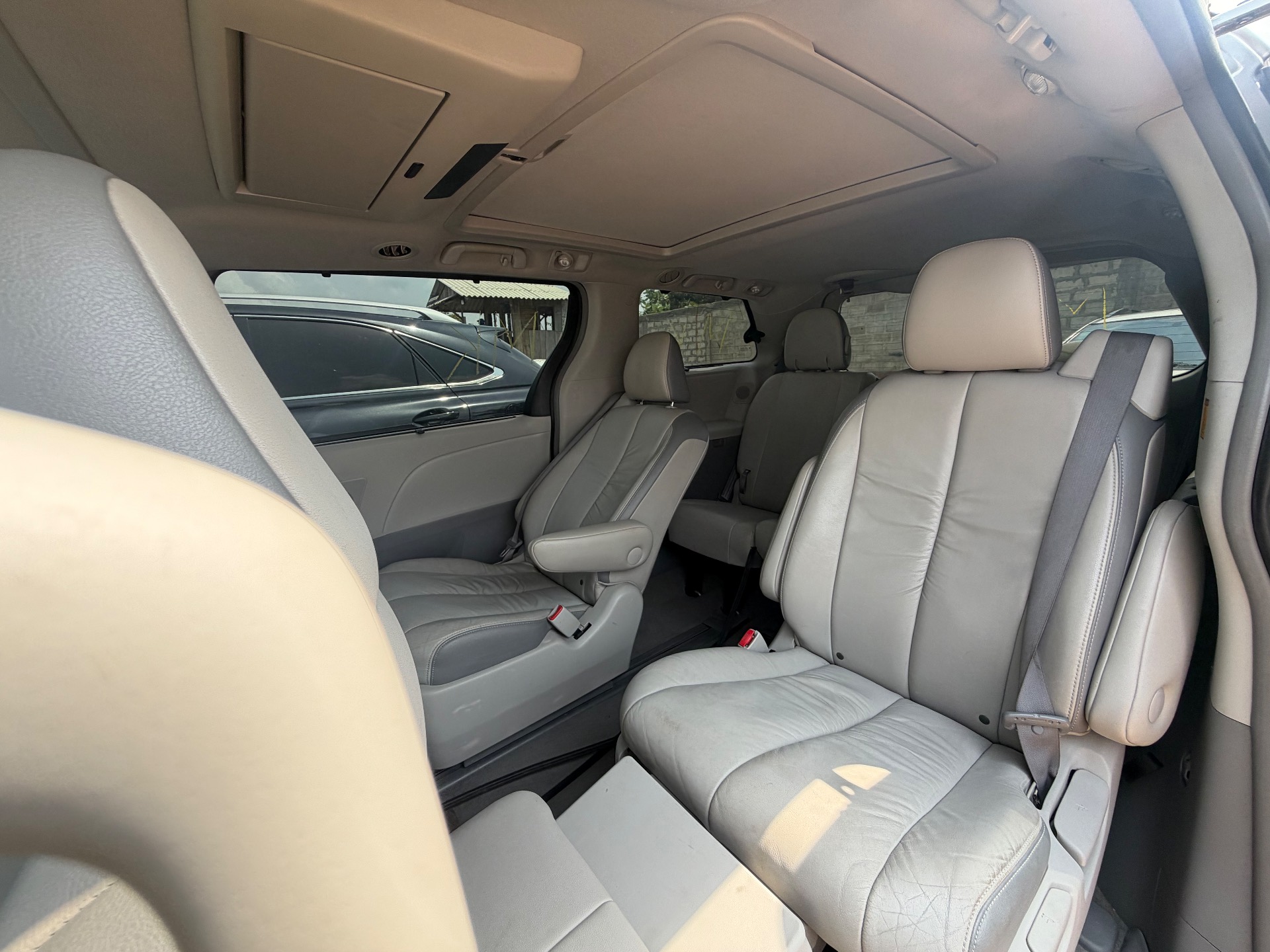 Toyota Sienna 2010