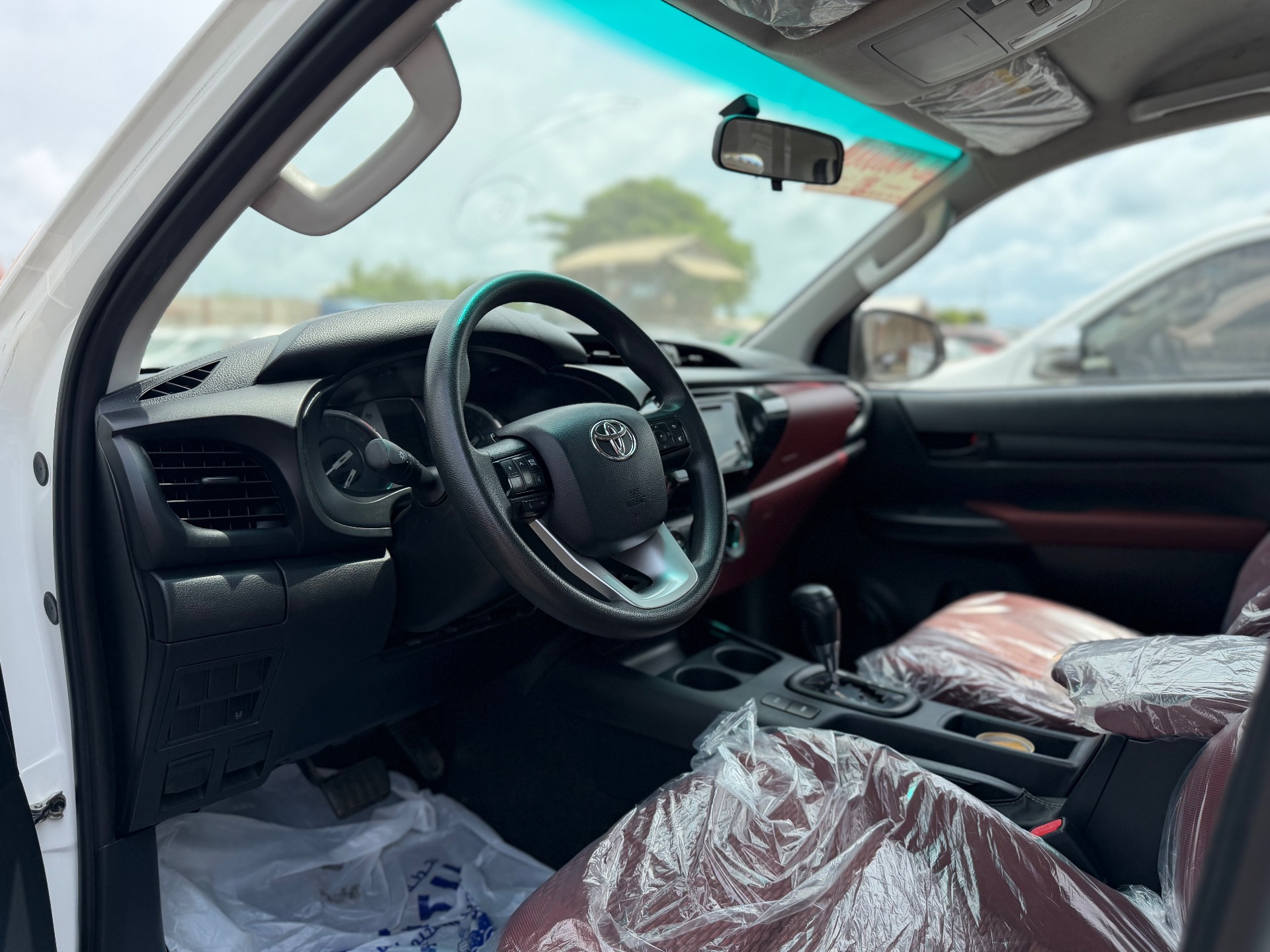 Toyota Hilux SR5 2023
