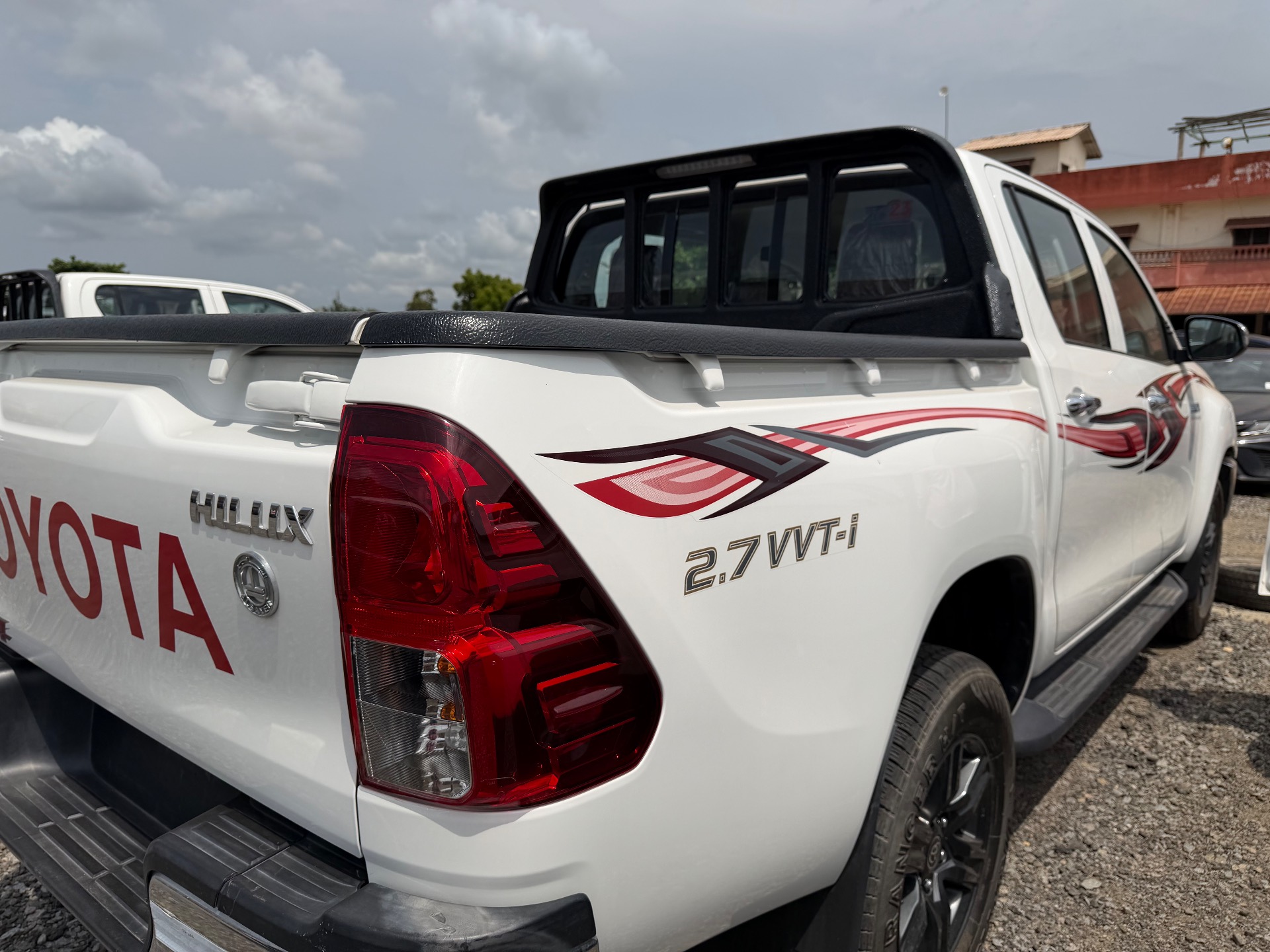 Toyota Hilux SR5 2023