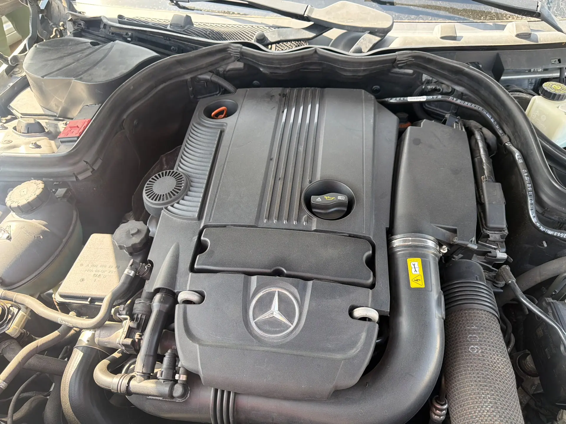 MERCEDES-BENZ C-200 2011