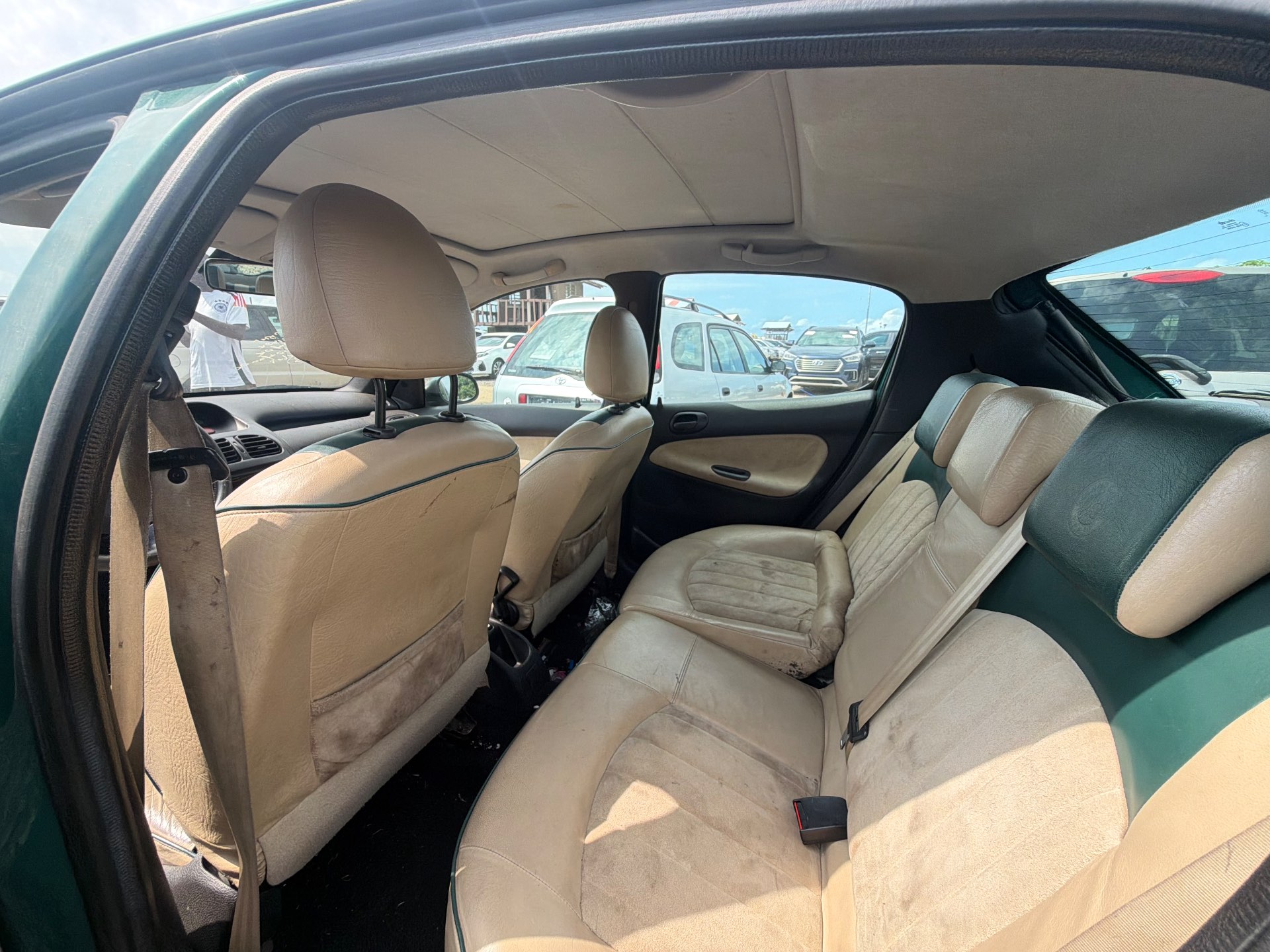 Peugeot 208 2001
