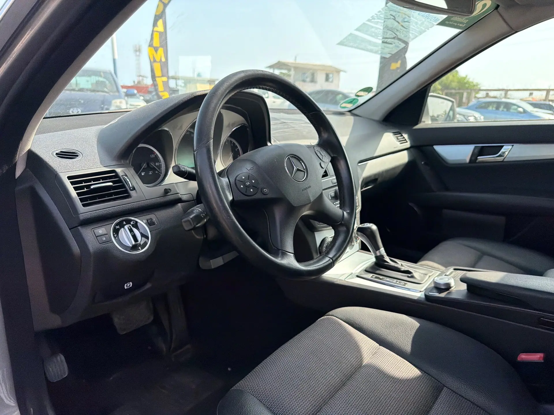 MERCEDES-BENZ C-200 2011