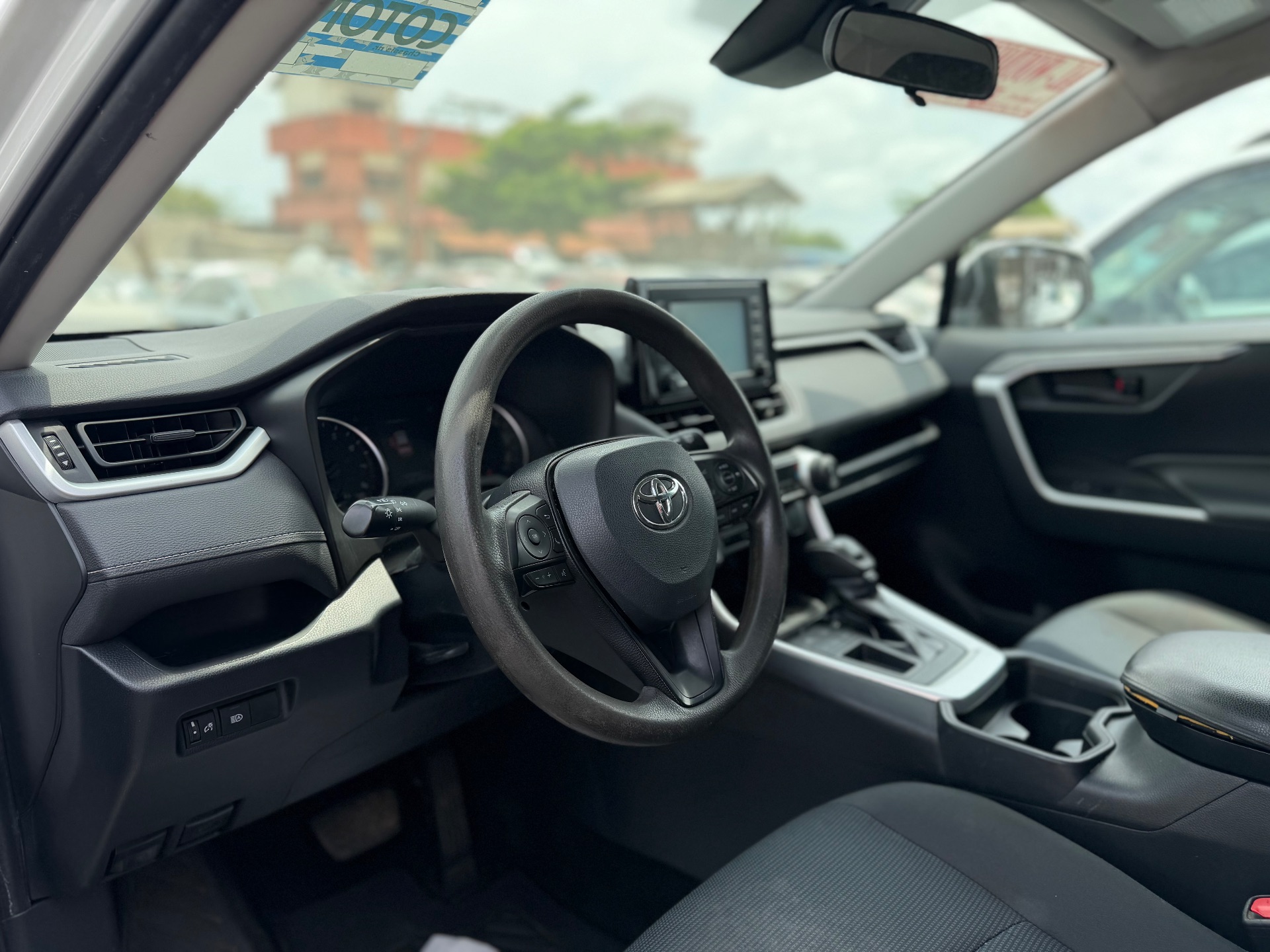 Toyota RAV4 LE 2019