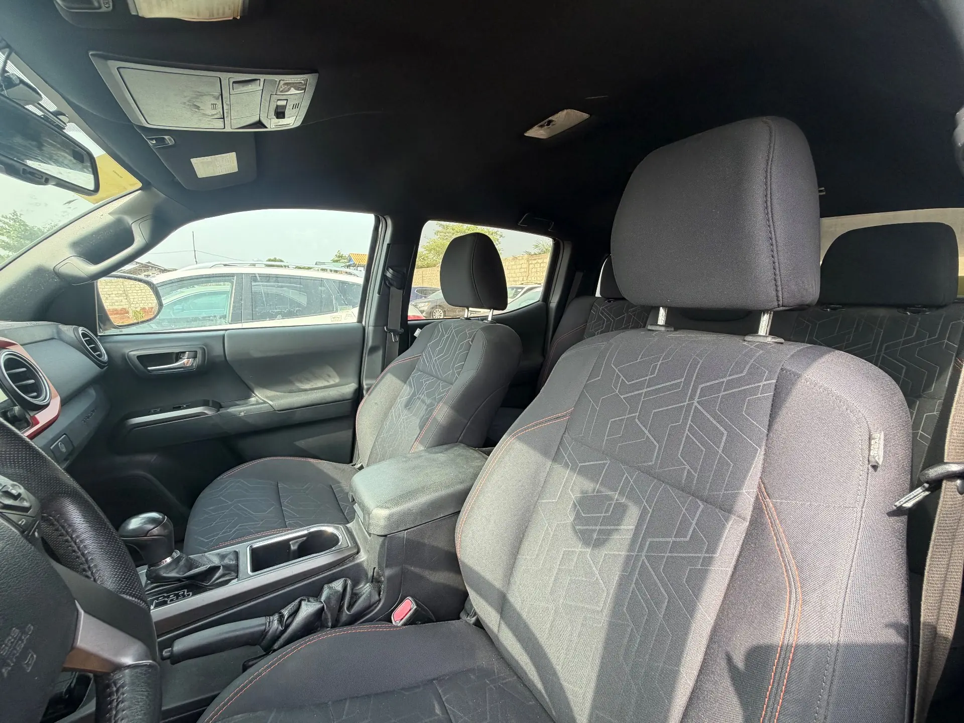 Toyota TACOMA 2017