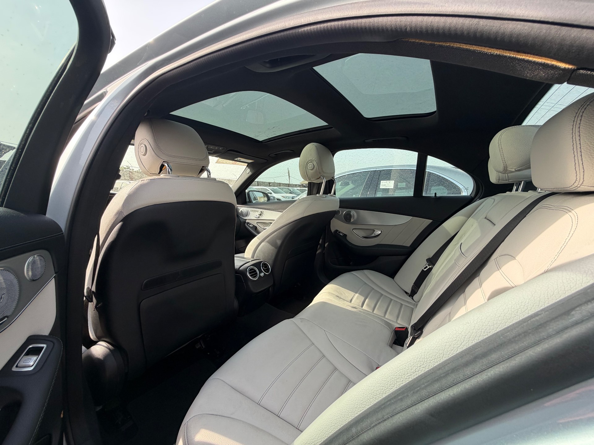 MERCEDES-BENZ E 300 2015