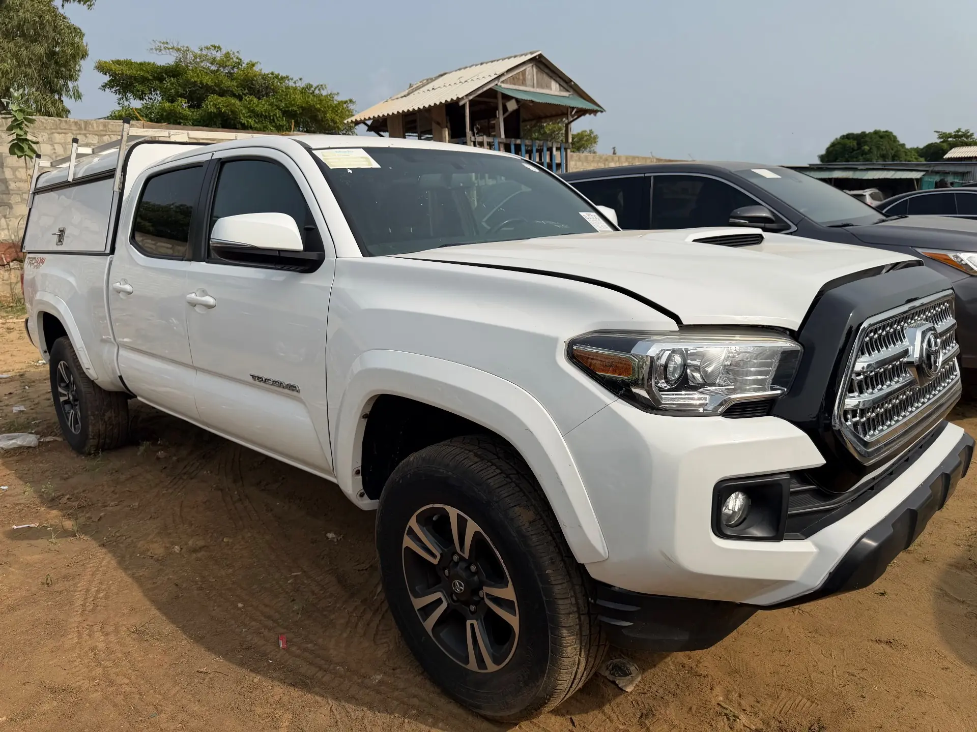 Toyota TACOMA 2017