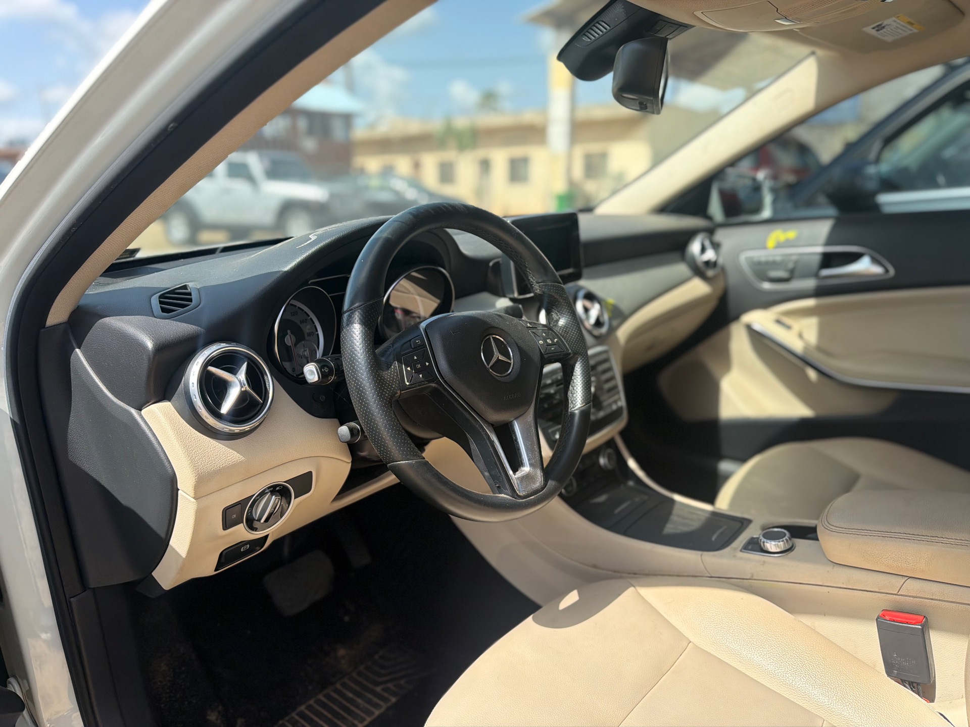 MERCEDES-BENZ GLA 250 2015