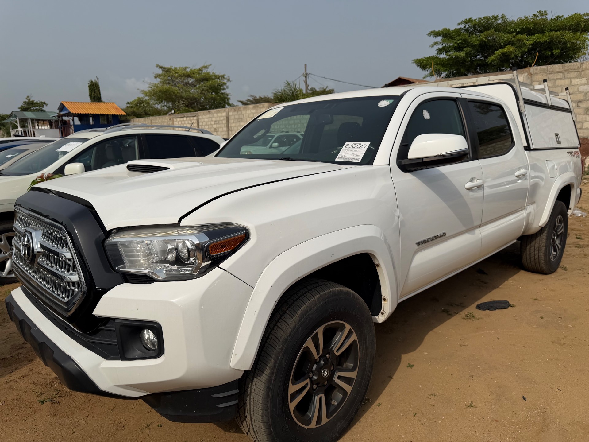 Toyota TACOMA 2017