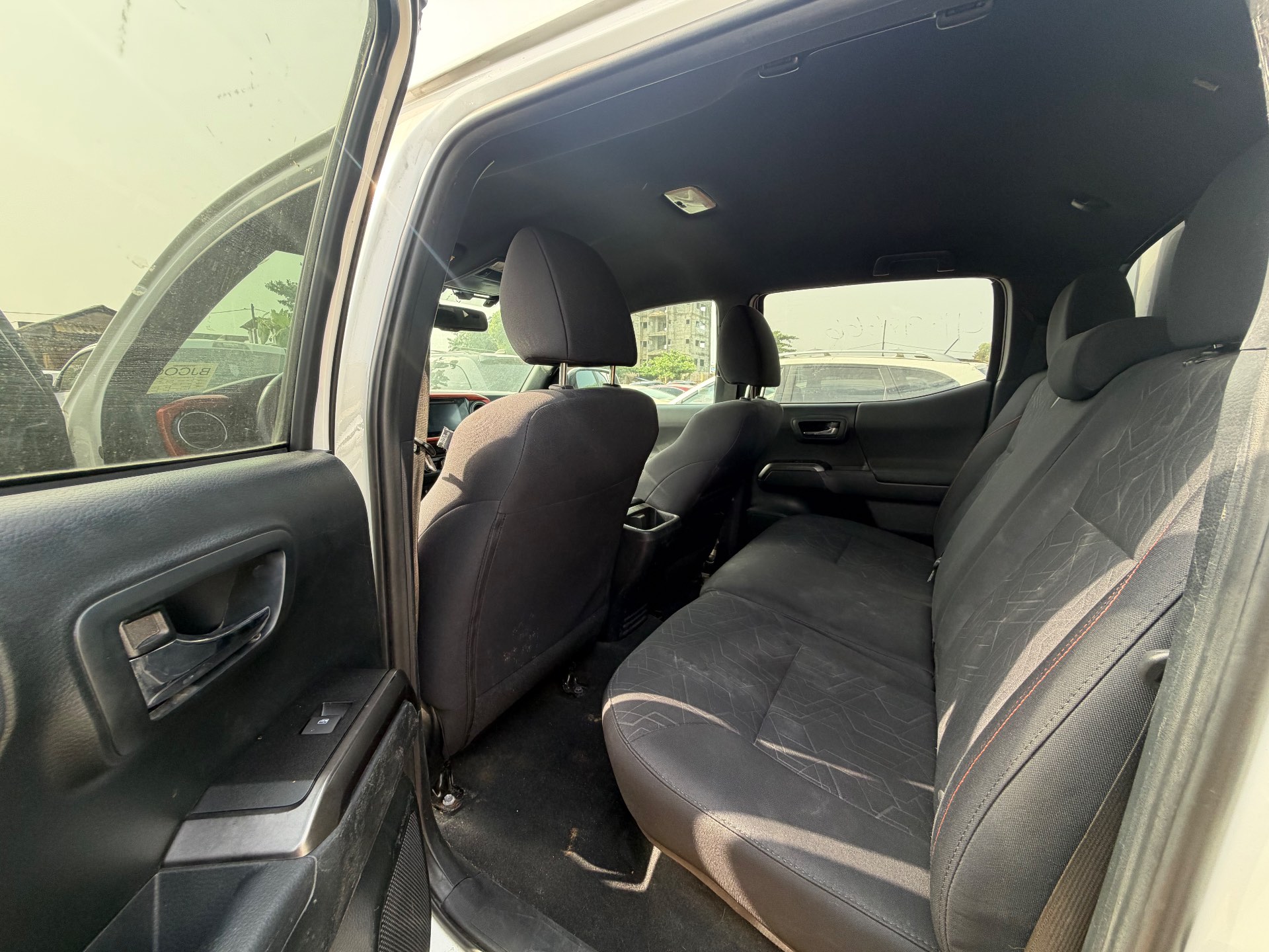 Toyota TACOMA 2017