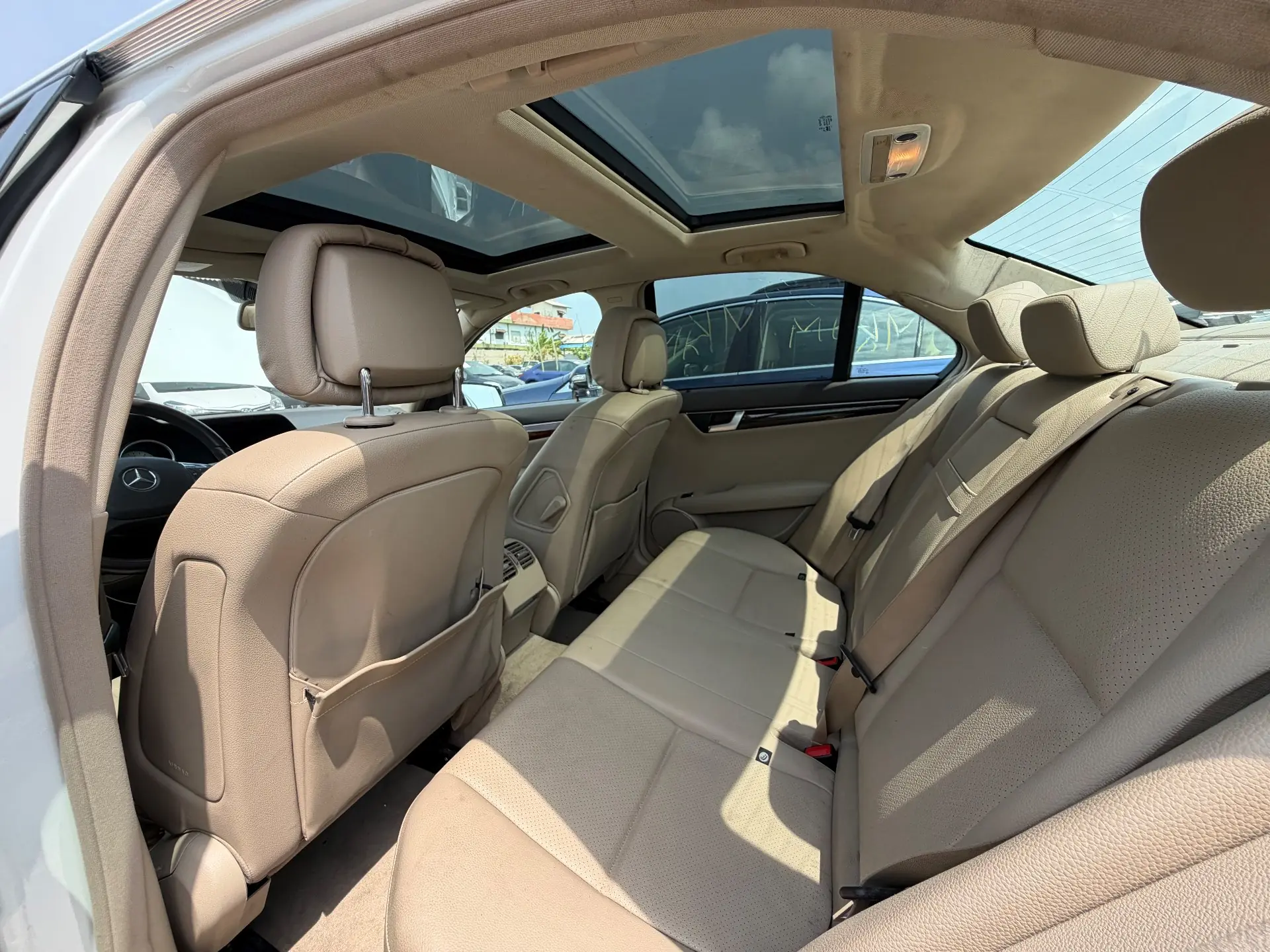 MERCEDES-BENZ C-300 2013
