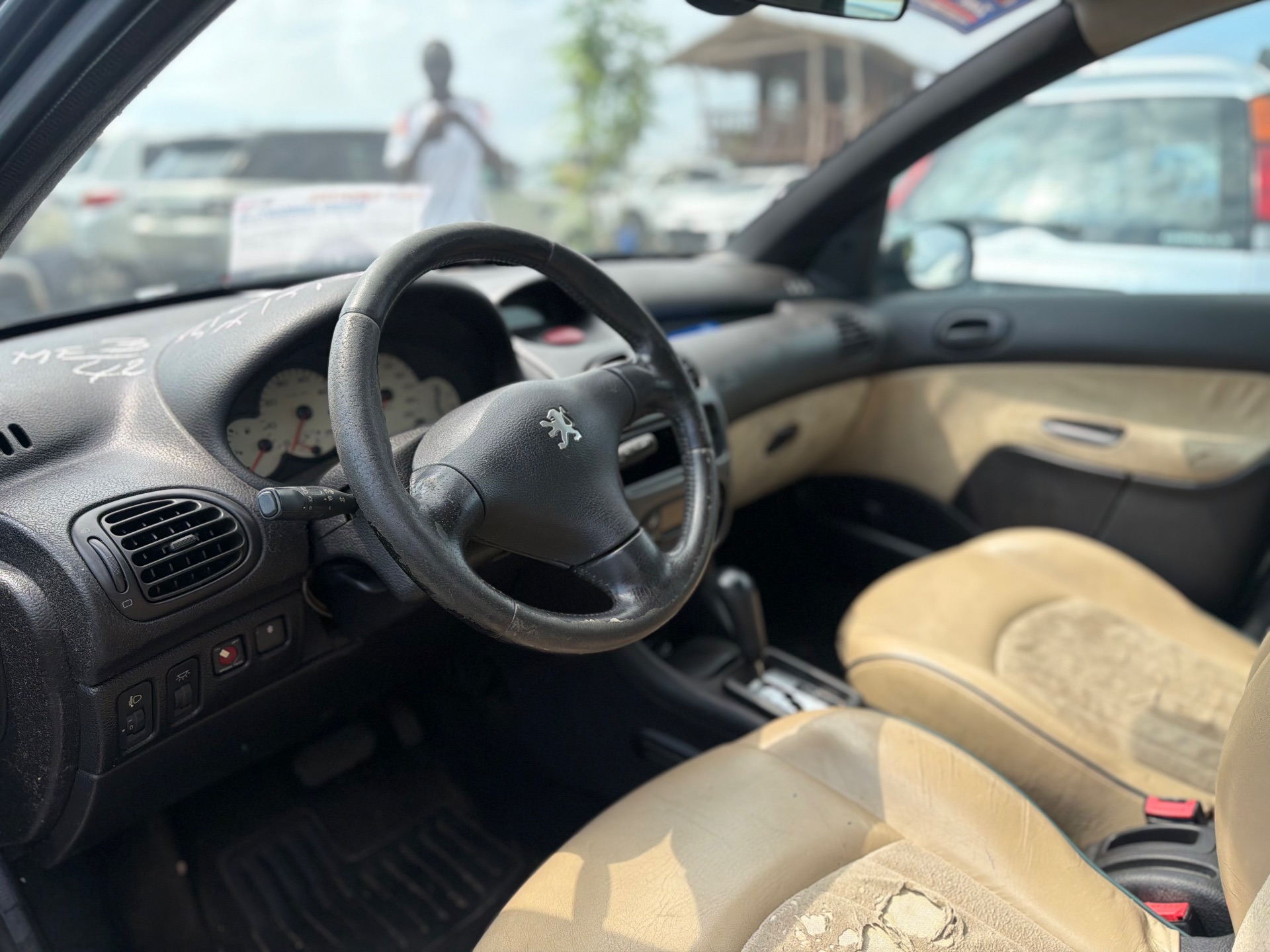 Peugeot 208 2001