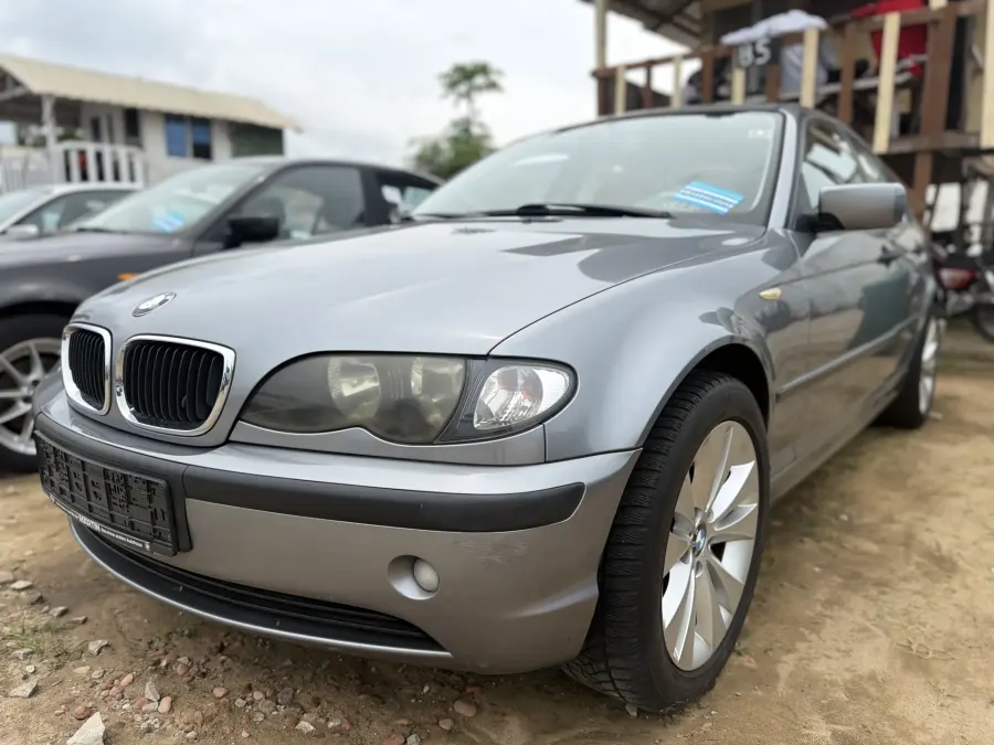 BMW 318i 2004