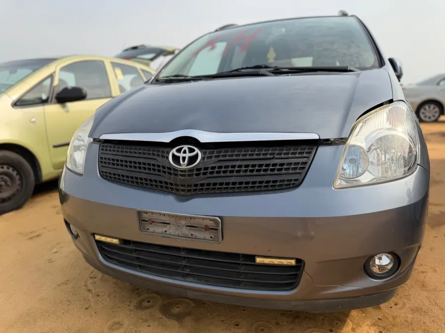 Toyota Corolla Verso 2003