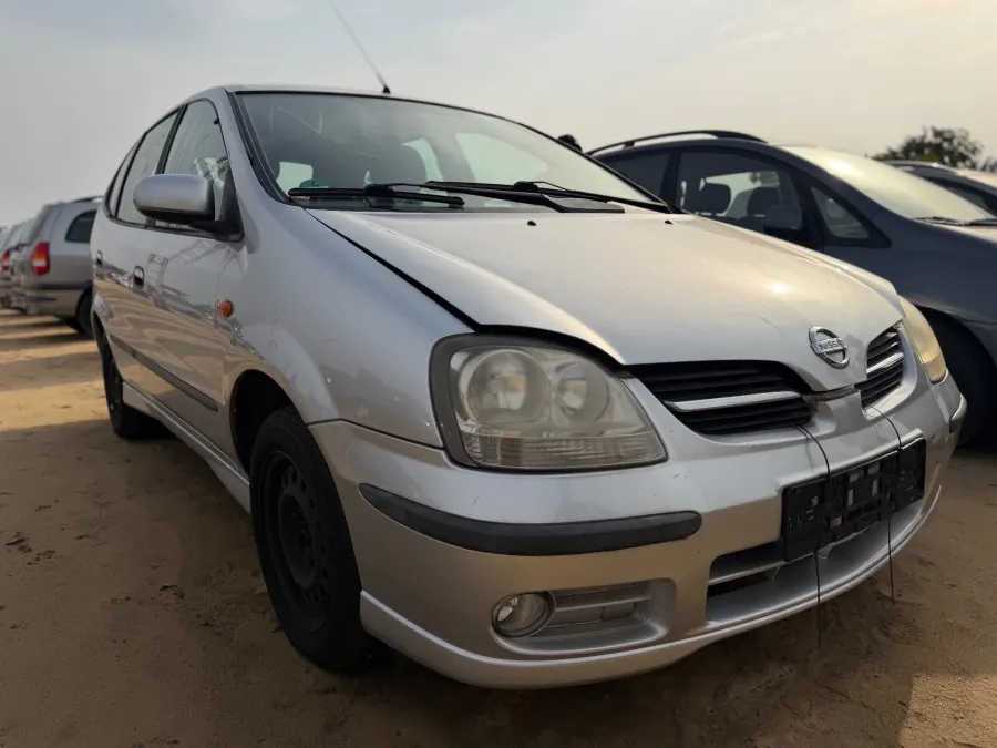 Nissan Almera Tino 2004
