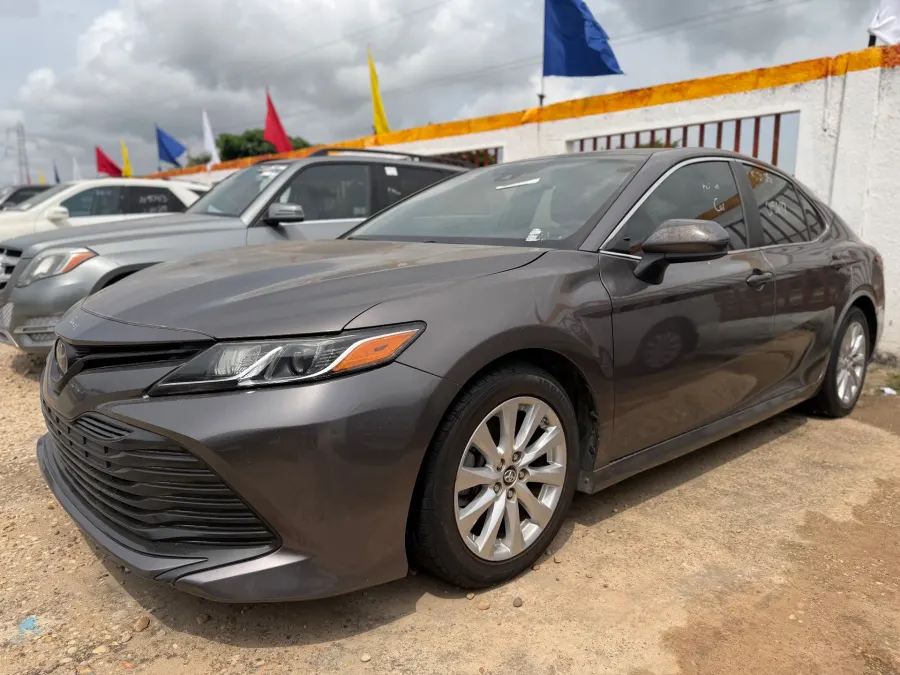 Toyota Camry Le 2018