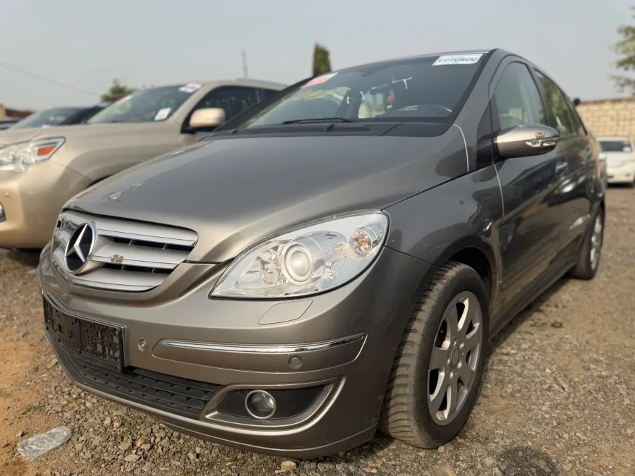 MERCEDES-BENZ B 200 2005
