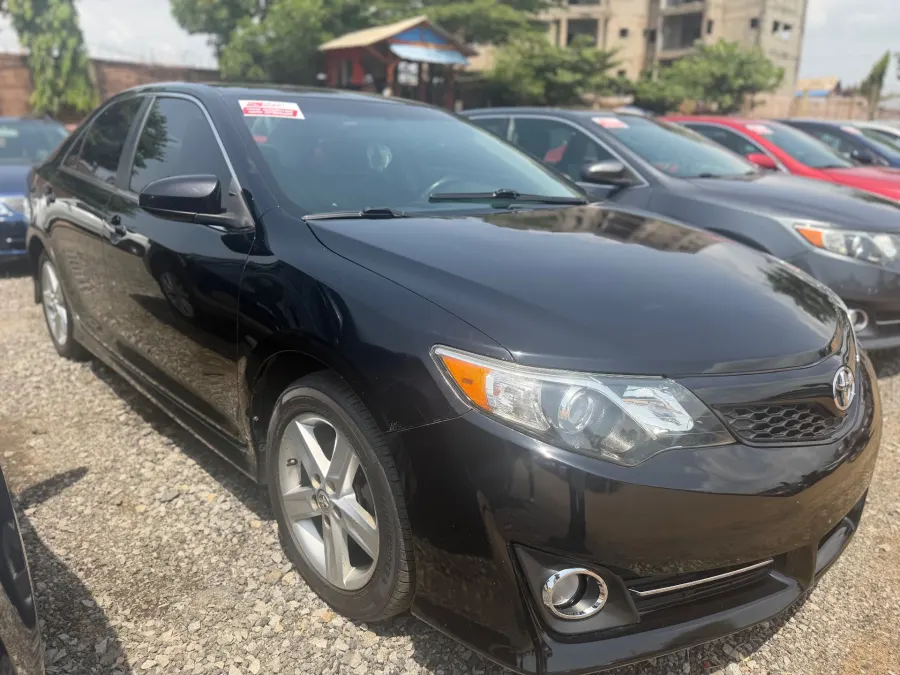 Toyota Camry SE 2014