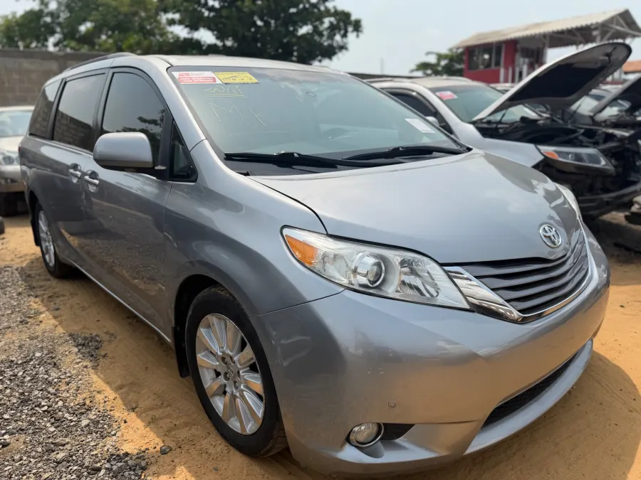 Toyota Sienna 2010