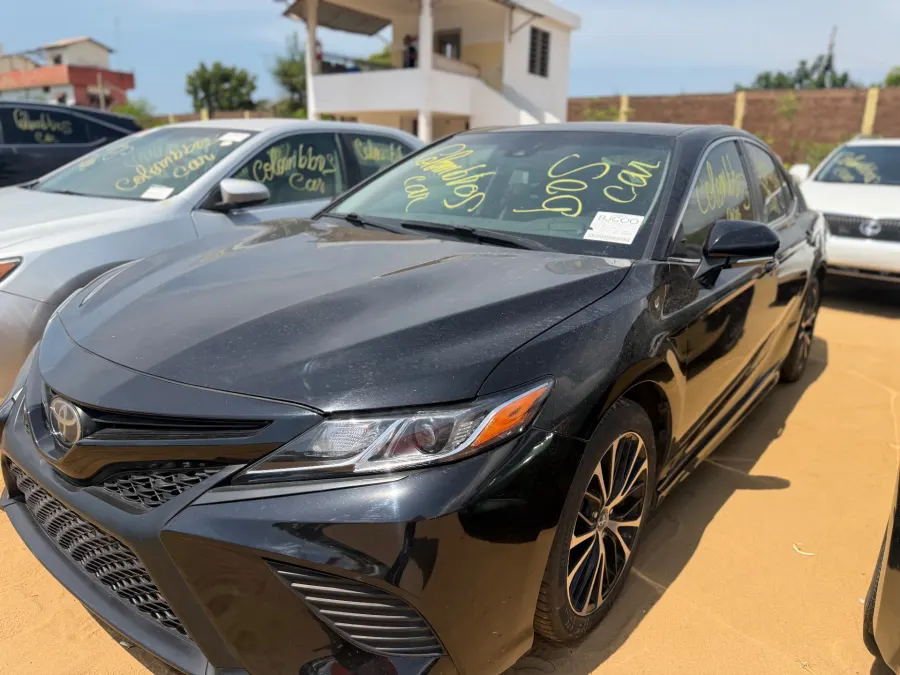 Toyota Camry 2019