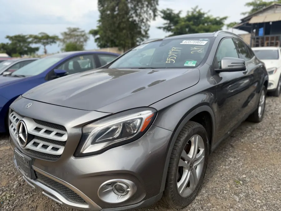 MERCEDES-BENZ GLA 250 2019