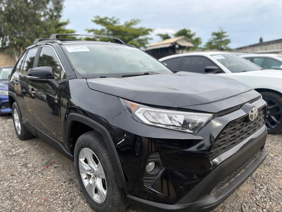 Toyota RAV4 XLE 2019