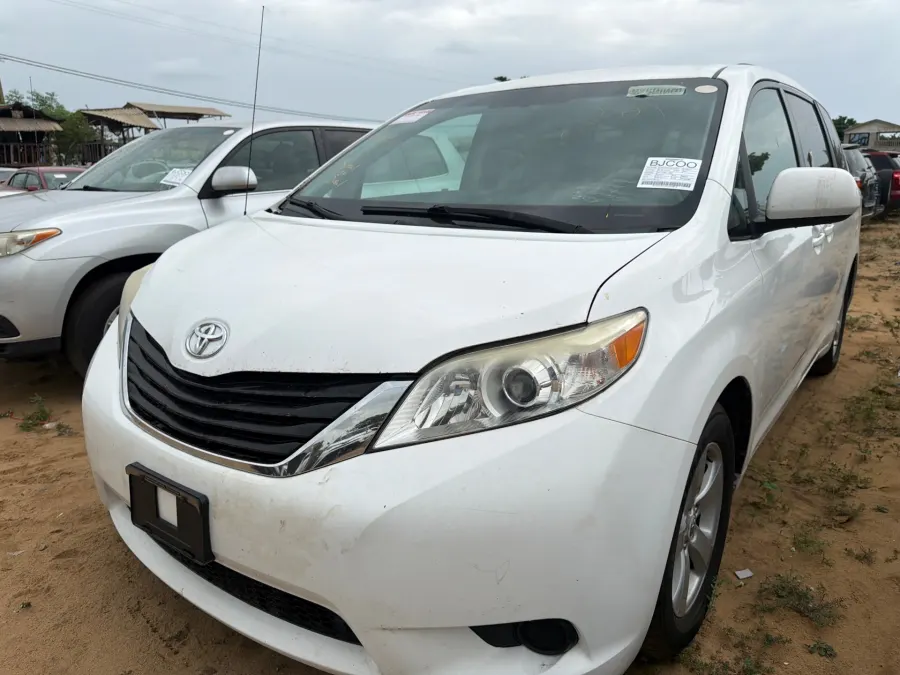 Toyota Sienna 2012