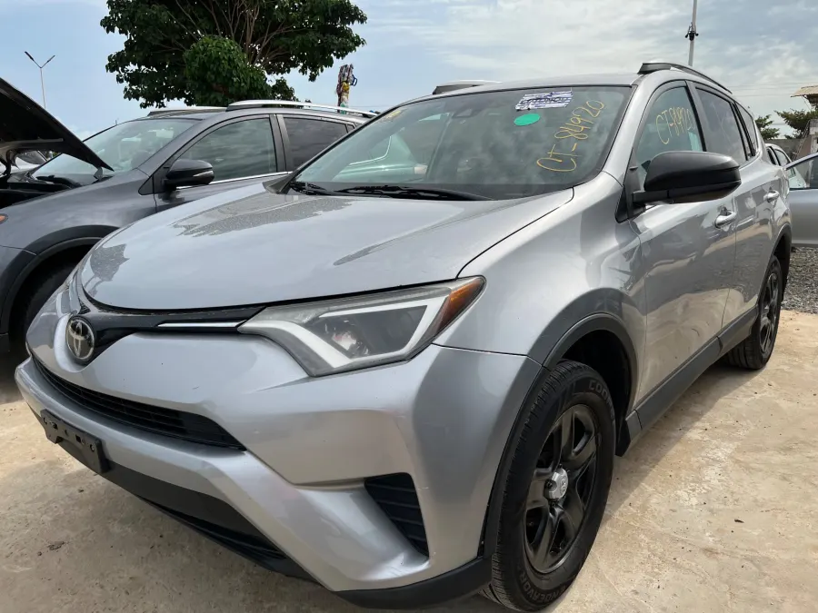 Toyota RAV4 LE 2017